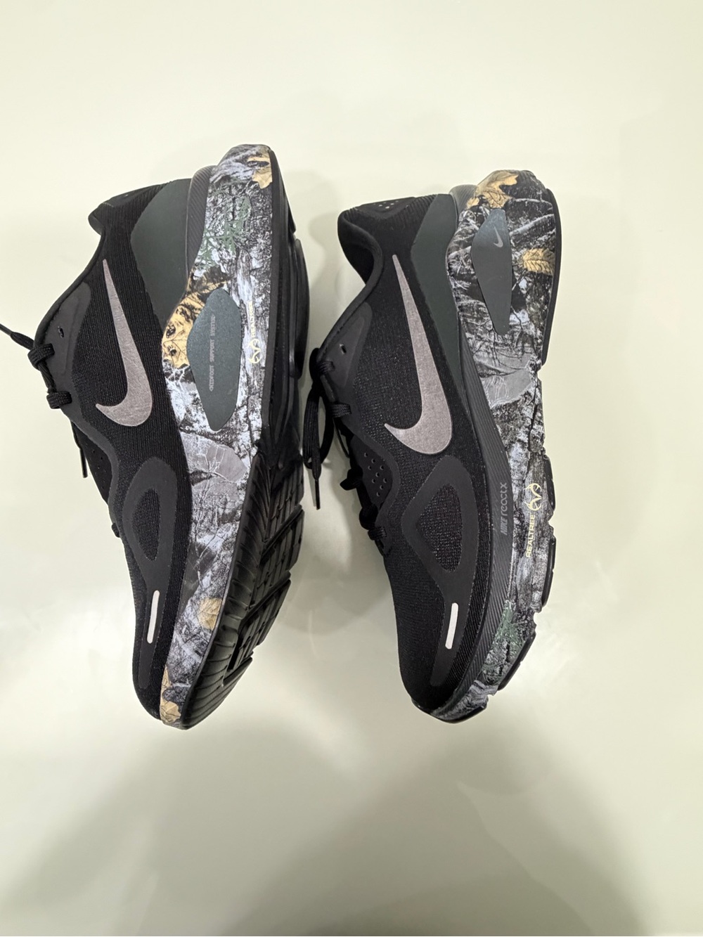 Nike Men's Black Athletic Shoes with Camouflage Midsole